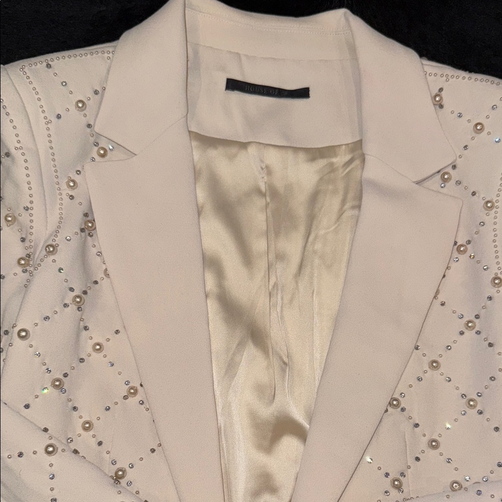 House of CB Ivory Blazer with Pearls and crystals. - Picture 6 of 14